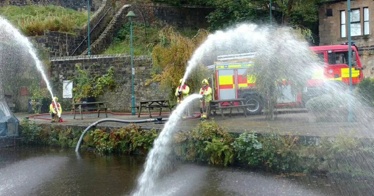Barge and flood rescue exercises put Calderdale firefighters through their paces - Huddersfield Examiner