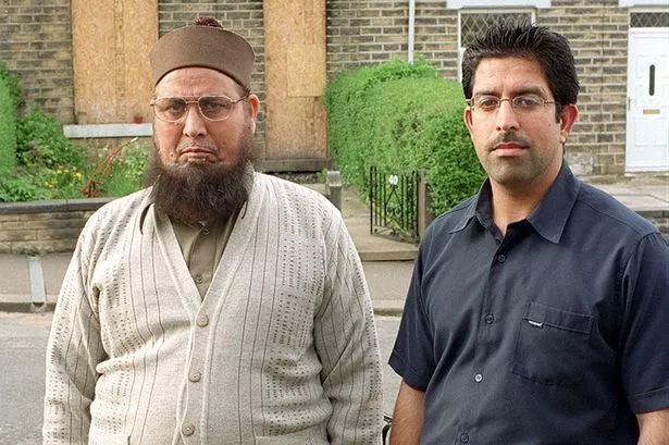 Tributes following death of Abdul Aziz Chishti who lost eight family members in house fire